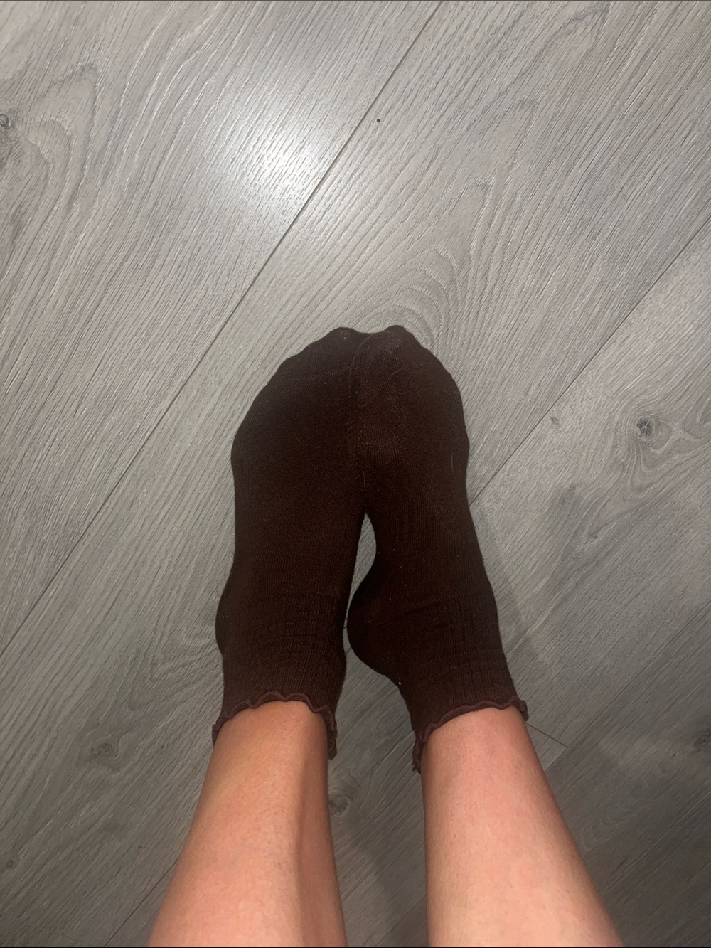 HUE Brown Ruffle Cuff Ankle Socks